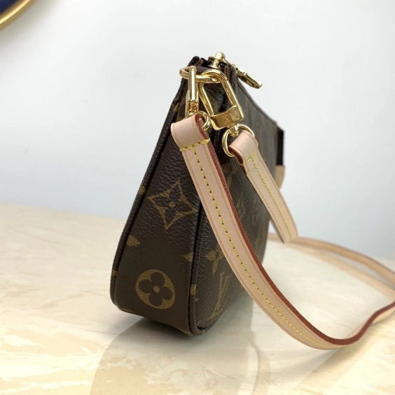 WIS POCHETTE Louis Vuitton ACCESSOIRES 0827